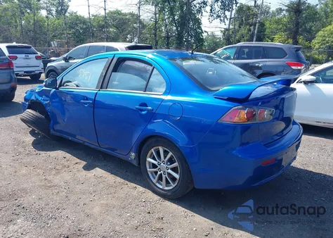 2016 Mitsubishi Lancer Es z USA, uszkodzony, nr VIN JA32U2FU5GU011175